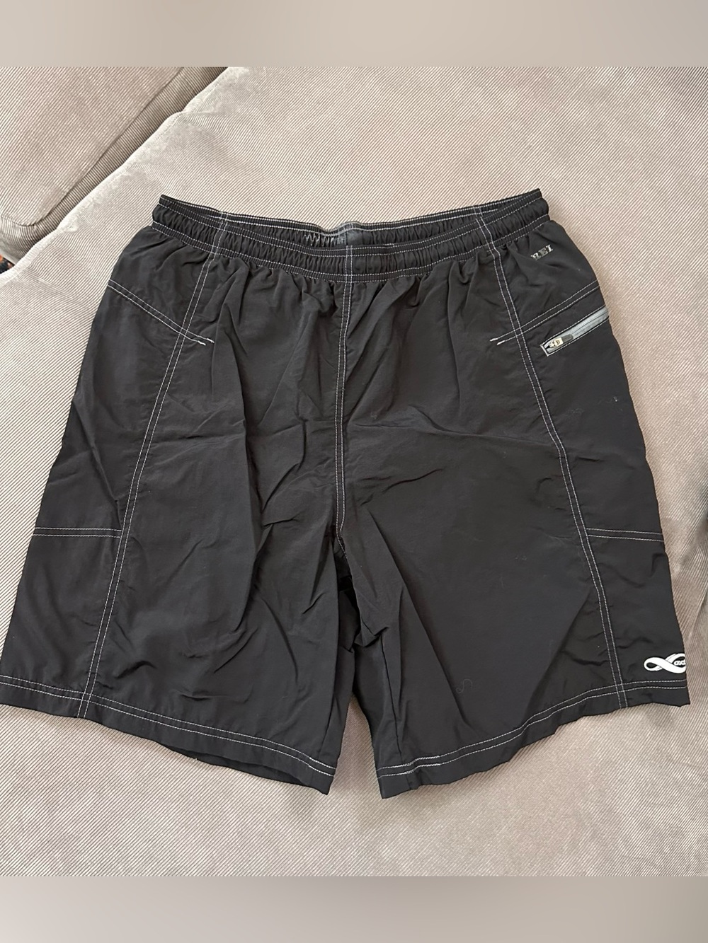 REI Men's Board Hiking Swim Lined Shorts Size Large Nylon Solid Black Inseam 9”